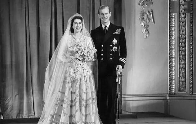 英国女王丈夫去世！陪伴女王74年，段子比绯闻还多